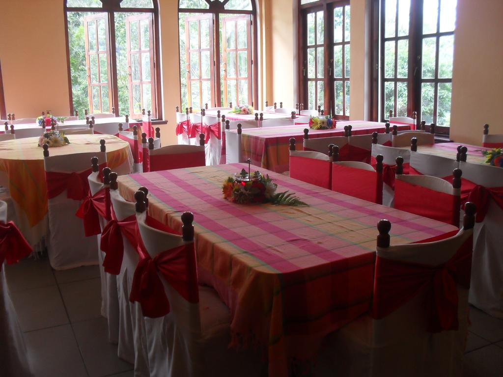 Royal Mount Hotel Kandy Exteriör bild