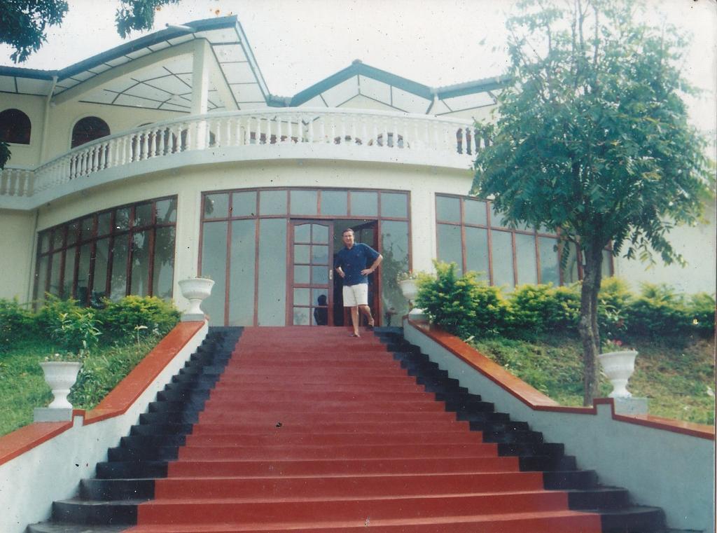 Royal Mount Hotel Kandy Exteriör bild